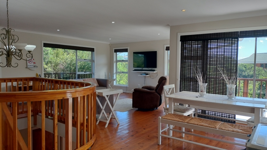 6 Bedroom Property for Sale in Nature On Sea Western Cape